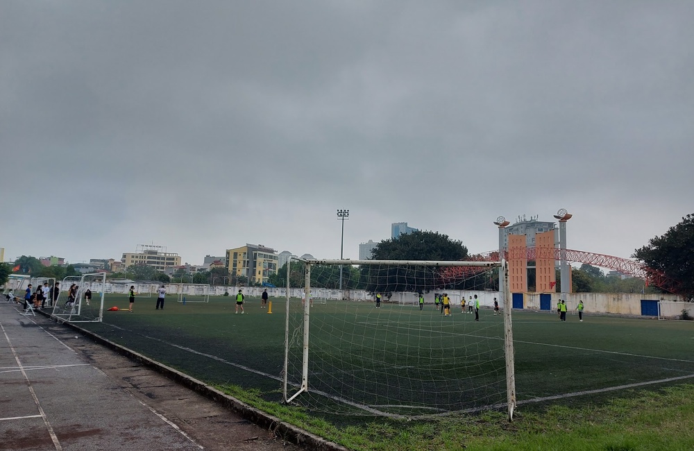 Sân bóng đá Trung tâm Thể Thao Quận Tây Hồ