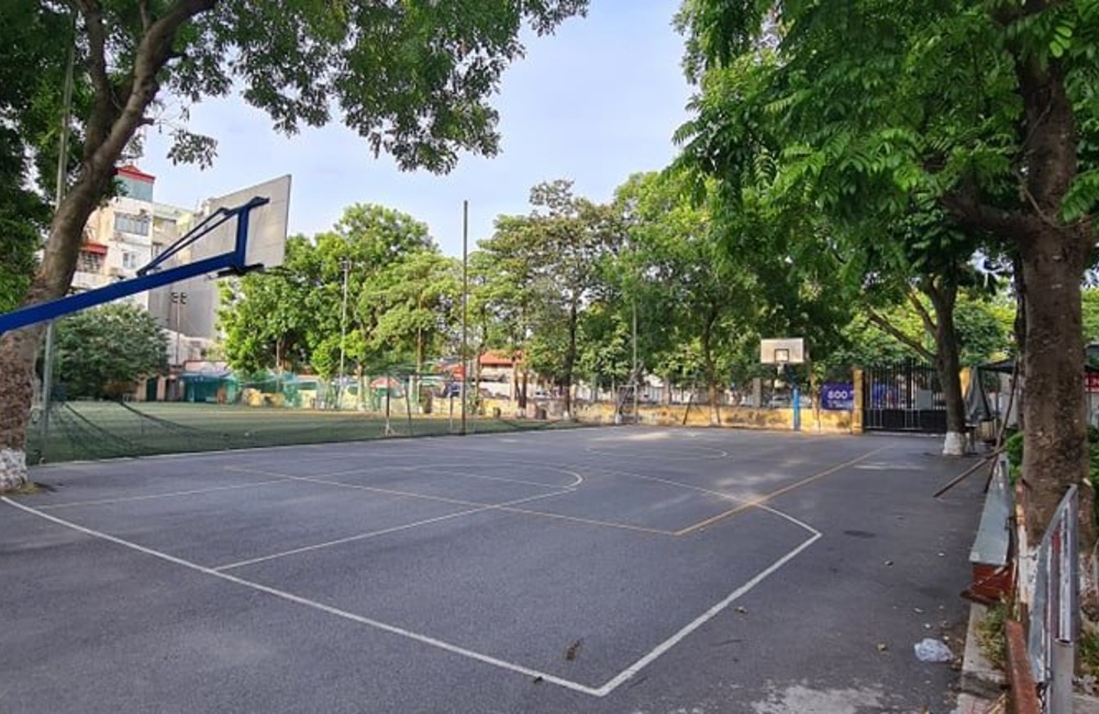 Sân bóng rổ học viện Ngân Hàng